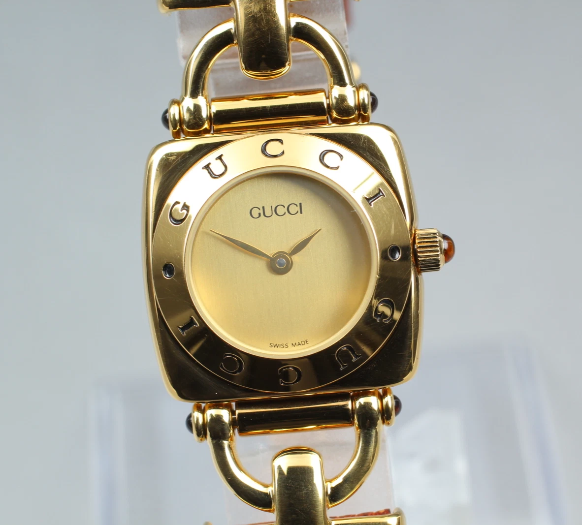[Presque comme neuve] Montre femme vintage GUCCI 6300L 21mm cadran doré quartz du Japon