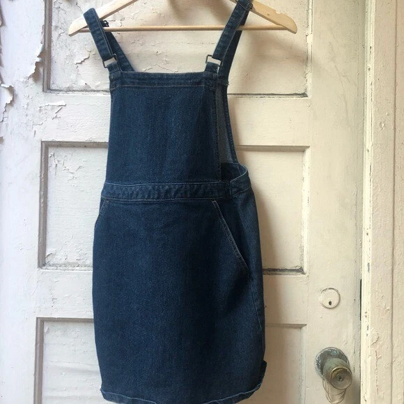 Black overall skirt target top