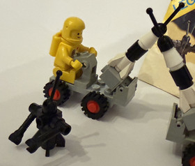 Lego 6802 Space Probe & 6827 Strata Scooter Vintage Complete Lot of 3 Sets