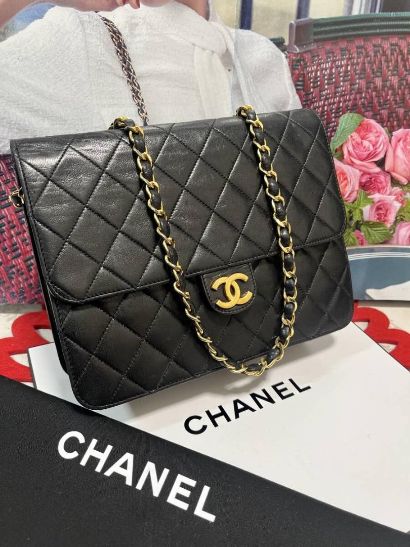 Vintage CHANEL Matelasse Shoulder Bag in Black #PG9VQO