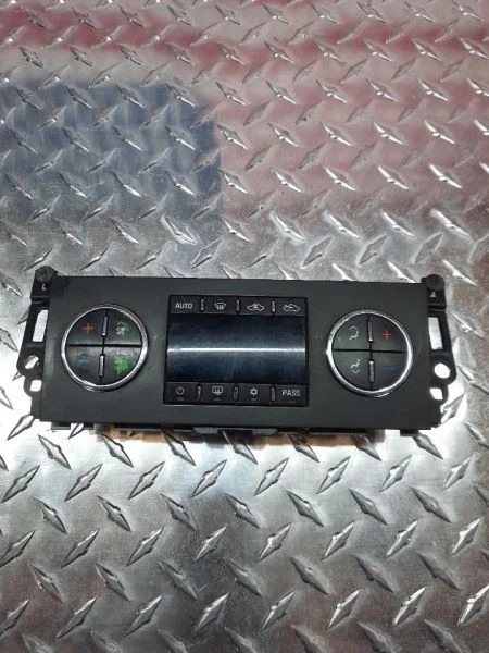 2010-2011 GMC Sierra 1500 Temp Control with AC Opt CJ2 PN-25936132 Used OEM - Image 2 of 4