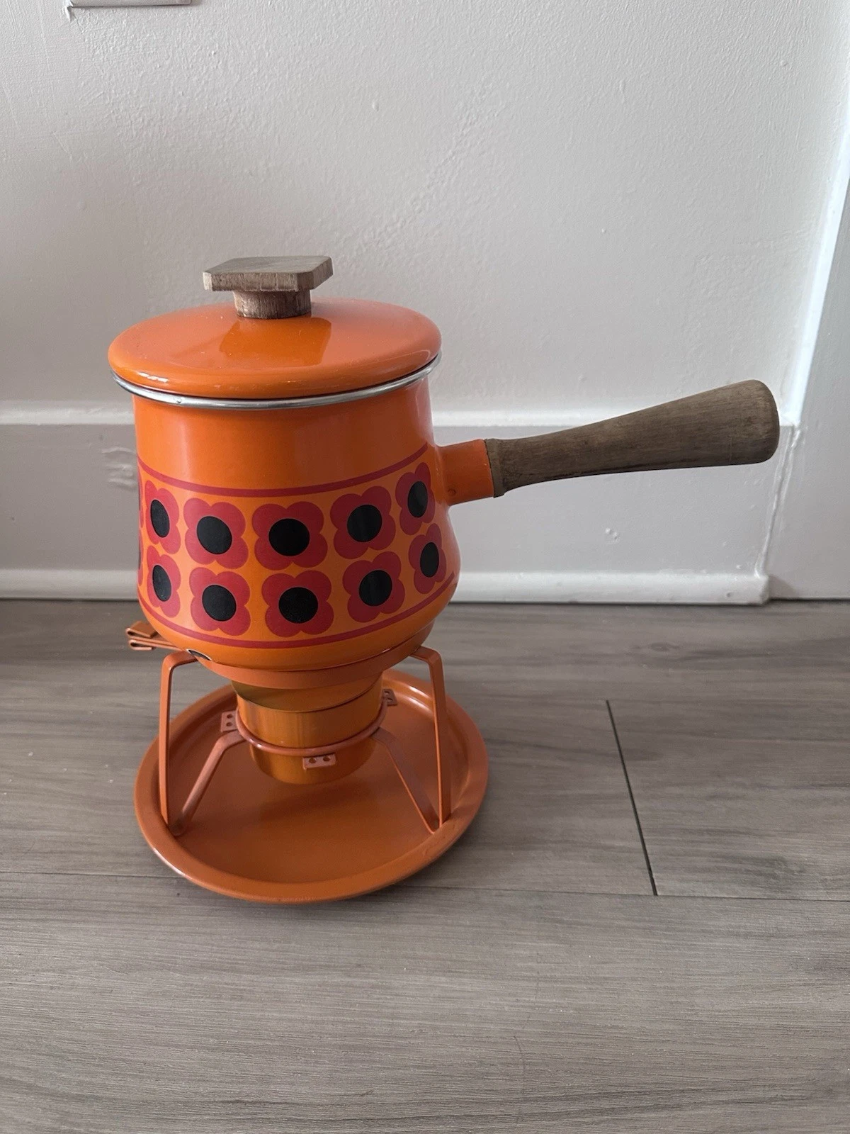 Vintage Mid-Century Modern Red Orange Black Fondue Pot Set Flowers 2Qt 70s
Opens in a new window or