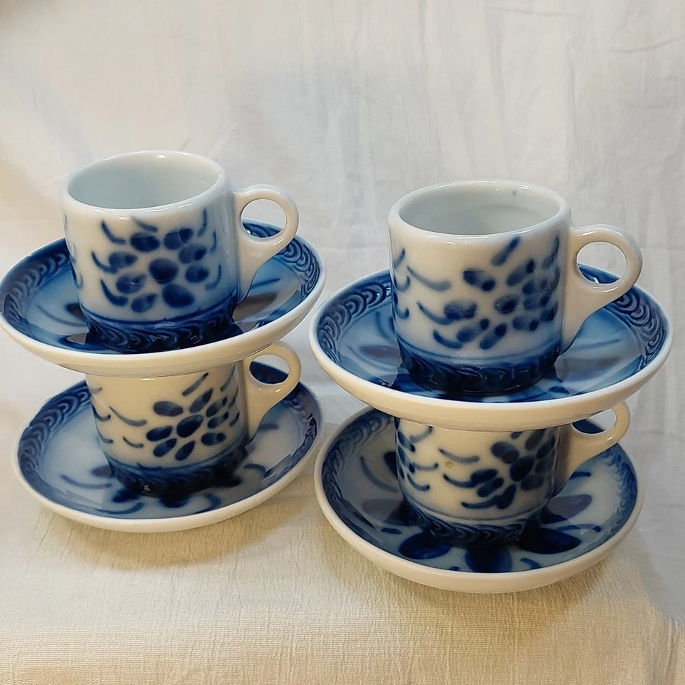Porcelana M. Siao MG Juego de 4 Platillos Taza Espresso Porcelana Azul Blanco Brasileño Foto 3 de 4
