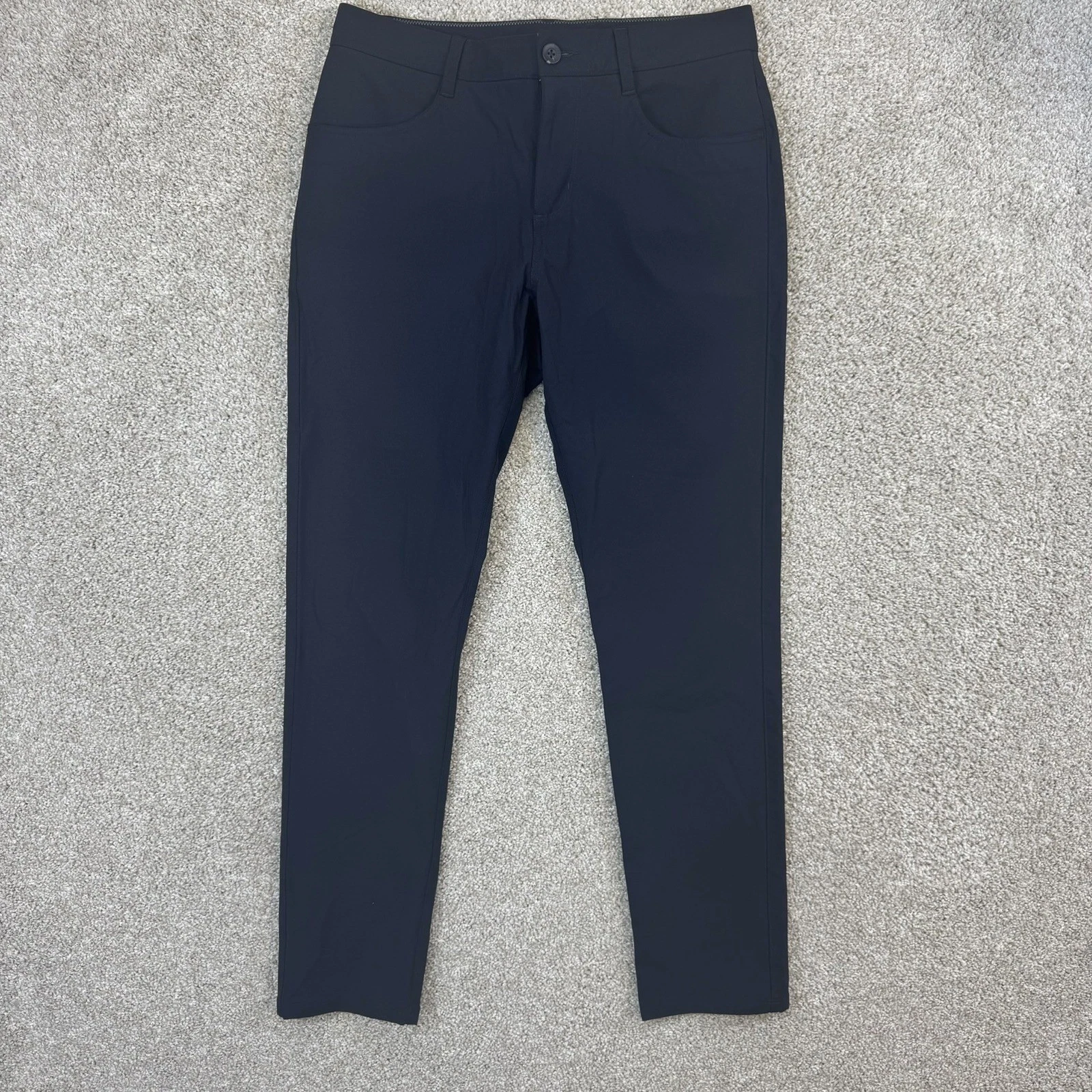 Vuori Meta Pant Men 30 Black Performance Tapered 5-Pocket Travel Trousers
Opens in a new window or t