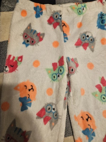 Unbranded Girls White With Cats Throughout Fuzzy Pajama Pants Size L 10/12 - Picture 3 of 8