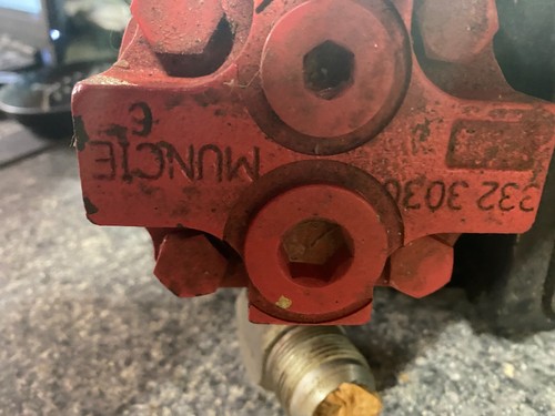 Muncie hydraulic Clutch Pump Mount Kit 1999-2014 Chevy 6.0 Liter Gas rollback - Picture 4 of 8