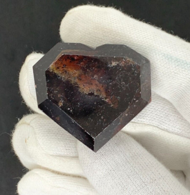 Faceted Garnet Heart Shaped Stones | Natural Gemstones | Healing Crystals