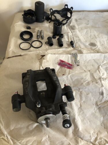 VOLVO XC90 Mk2 2015-2024 - Rear Left Brake Caliper /electric hand brake motor. - Picture 3 of 10