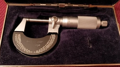 Mitutoyo 102-124 1" OD Micrometer w/Velvet Case