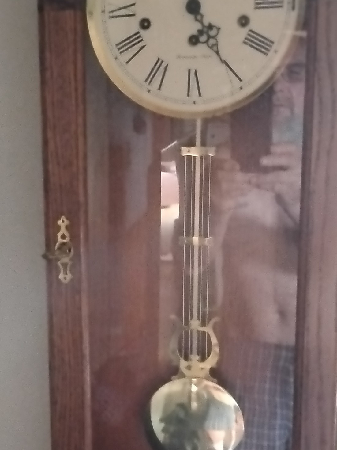 Seth Thomas Hanging Wall Clock Pendulum Roman Numerals Glass Door Wood