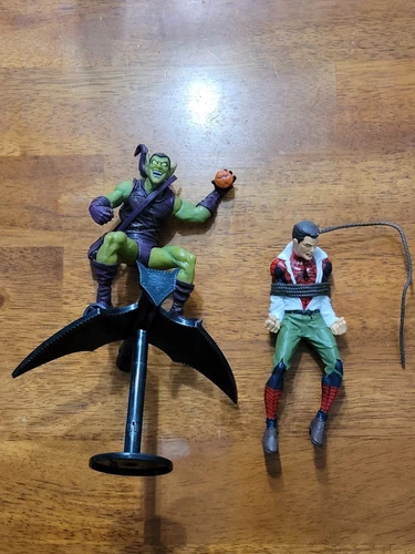 Duende Verde Marvel Select de Diamond Select Completo 