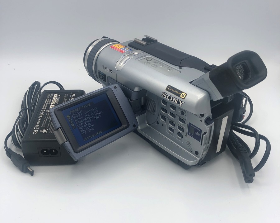 SONY　DCR-TRV735　Digital8　8mm対応　豪華セット　希少 Sony PAL Handycam Camcorder Standard8/Hi8/Digital8 Video Transfer