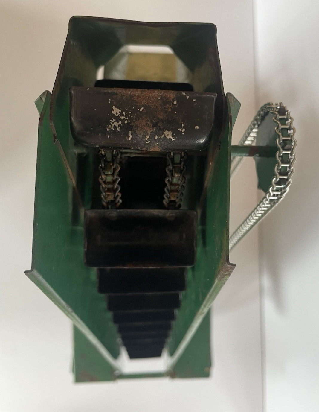 VINTAGE DOEPKE MODEL TOYS BARBER GREEN BUCKET LOADER