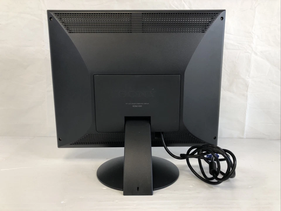 Sony 19" Adjustable TFT LCD Color Computer Display Monitor SDM-S91 - No Adaptor - Image 2 of 3