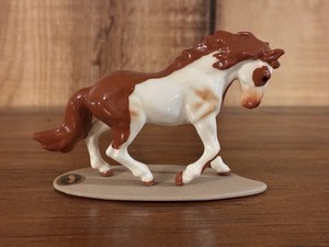 Hagen Renaker Brown Pinto INDIAN PONY ON BASE #A-3110