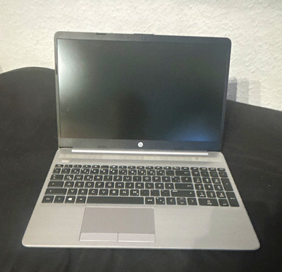 HP 255 G8 Laptop Ryzen 5 16GB 512GB SSD 15,6'' FHD Windows 11 Silber