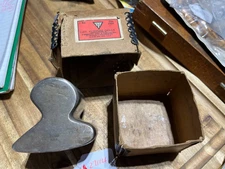 (e) VINTAGE FAIRMOUNT NO. 1060 HAND ANVIL AUTO BODY DOLLY - VGC - USA