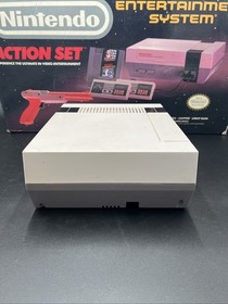Nintendo NES Action Set Console with Zapper Controllers Game & Box No Power Cord