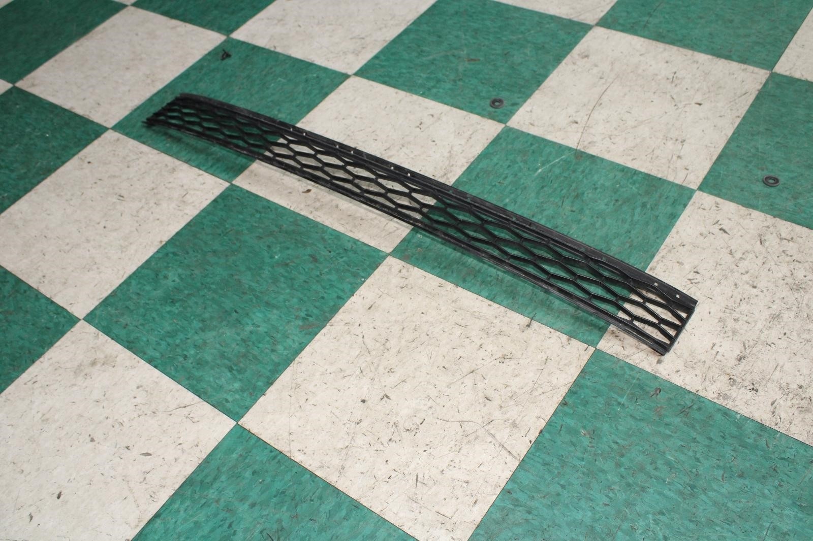 14-17 Ghibli Black Painted Front Center Lower Bumper Grille Grill Factory OEM OE