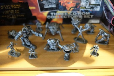 Doom Reaper Miniature Figurine Figuren Set Bethesda Tin Figures