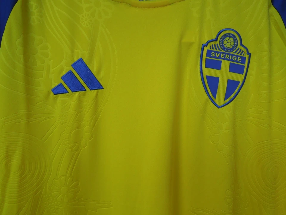 Camiseta de fútbol de la Selección Sueca, adidas, 25/26, grande Foto 2 de 4