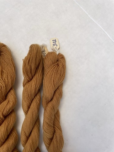 Lot of 5 Skeins Appleton Needlepoint Tapestry Yarn Color 302 - Picture 3 of 3