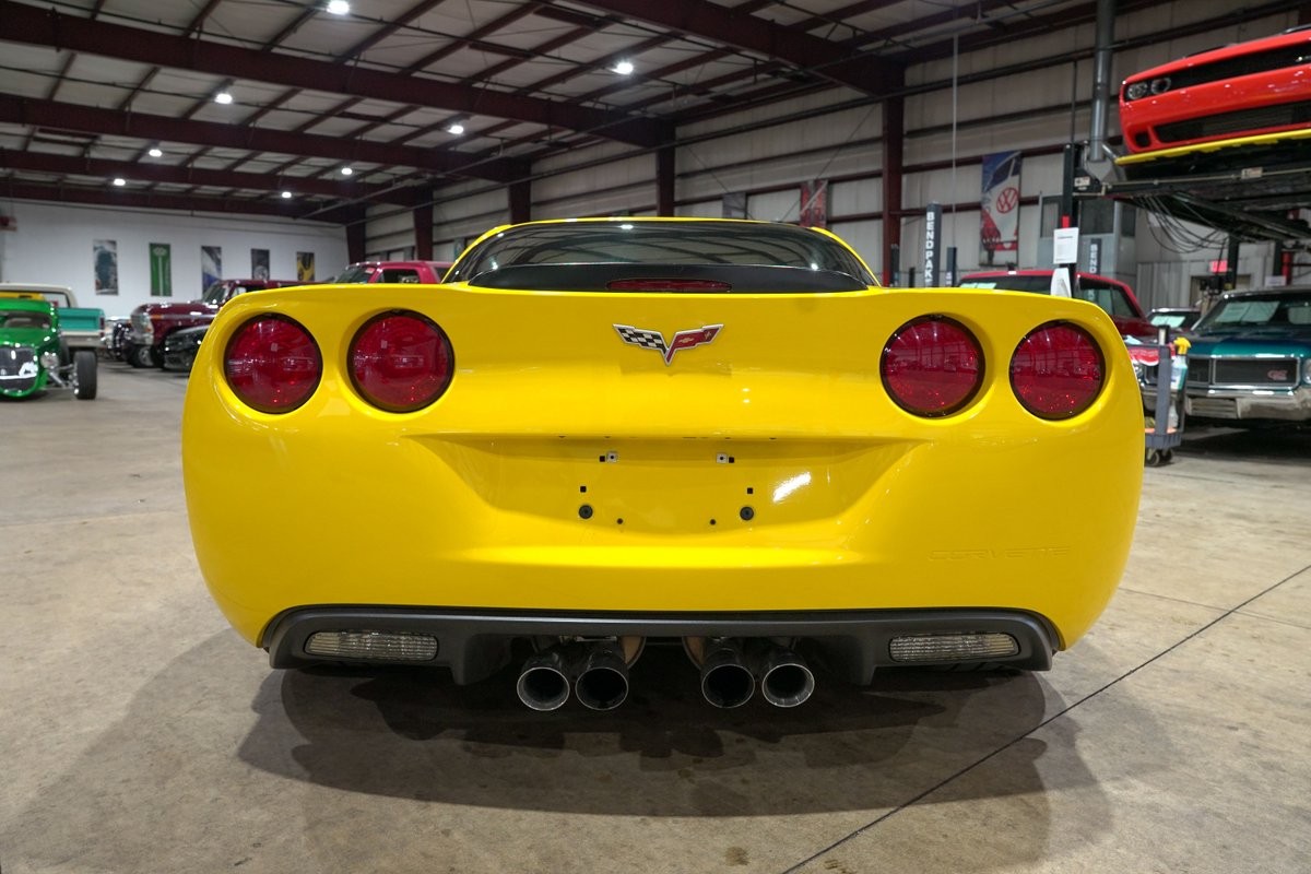 2007 Velocity Yellow Chevrolet Corvette   | C6 Corvette Photo 7