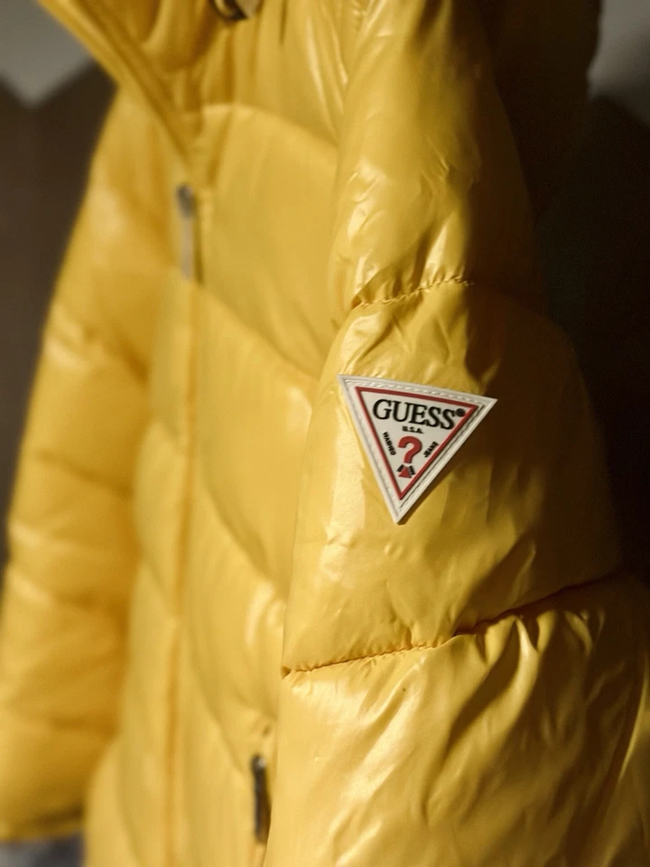 Chaqueta acolchada amarilla GUESS - Grande Foto 3 de 4