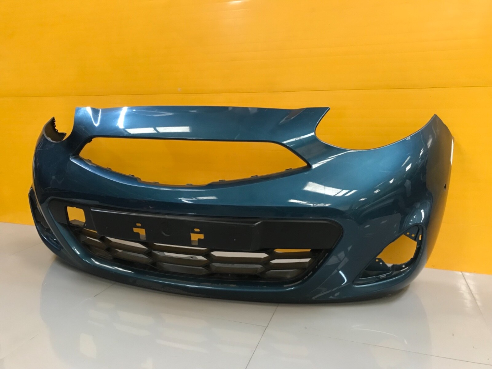 Nissan micra 2013-17 GENUINE front bumper each - Image 4