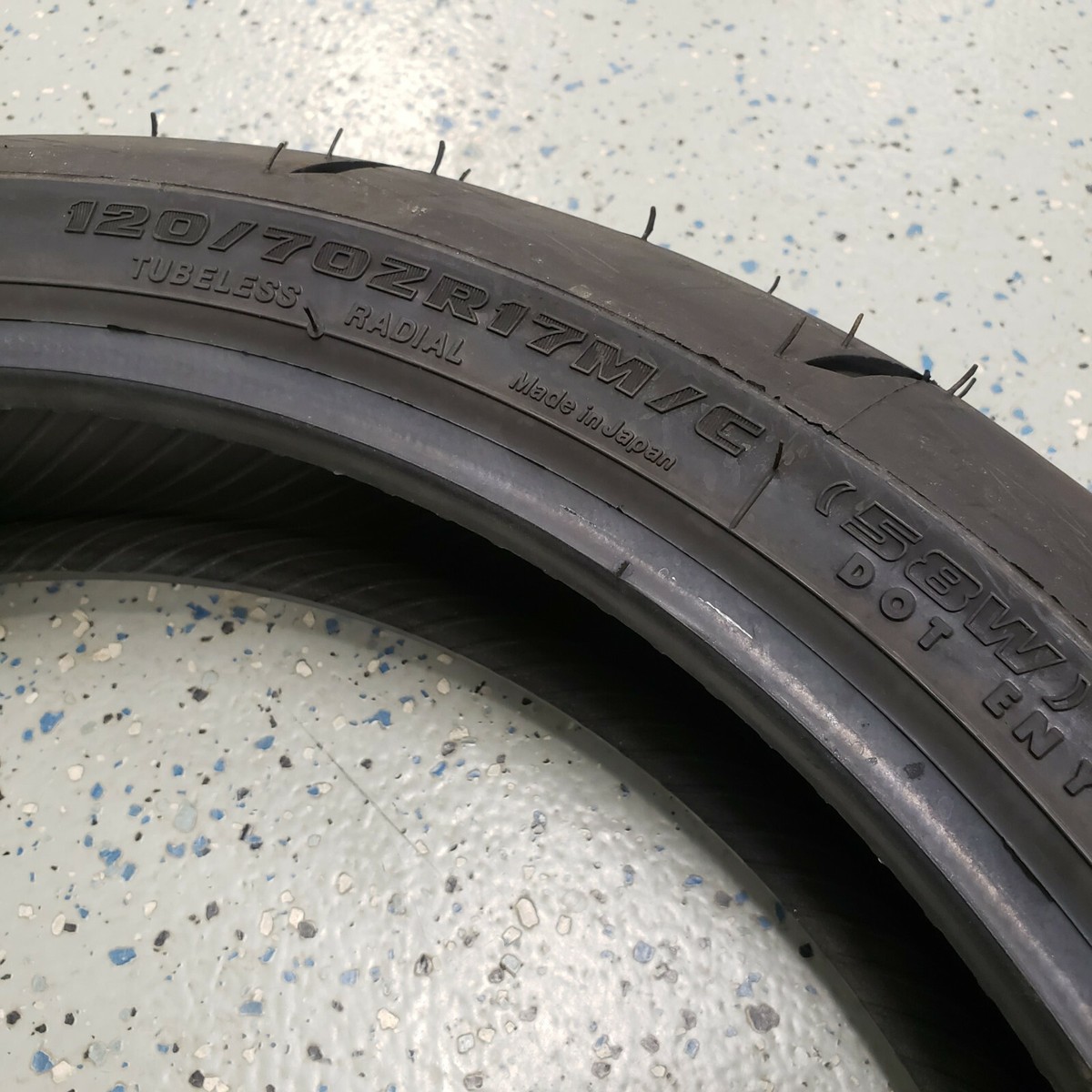とーい！ BRIDGESTONE S21 120/70 ZR17 FRONT TIRE P/N 300813 | eBay