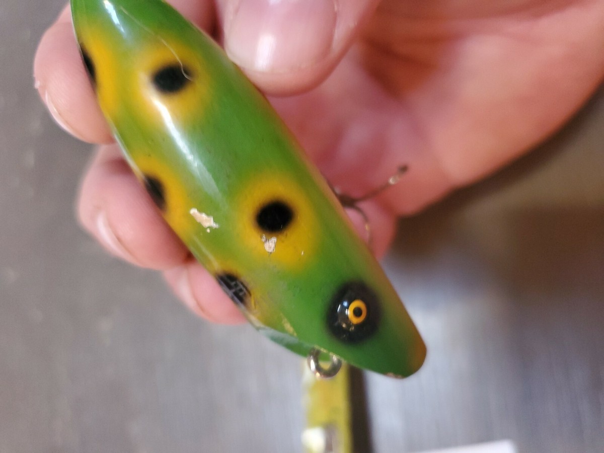 Vintage South Bend Babe Oreno Wood Fishing Lure. Frog Colors Vintage South Bend Babe Oreno Wood Fishing Lure. Frog Colors
