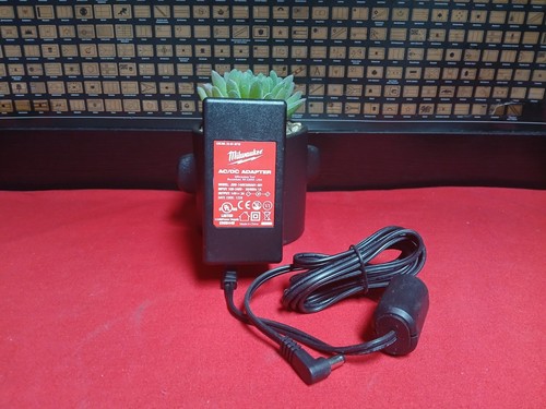 Milwaukee 23-81-0710 AC Adapter for 2951-20 Free Shipping 🚢 - Picture 3 of 8
