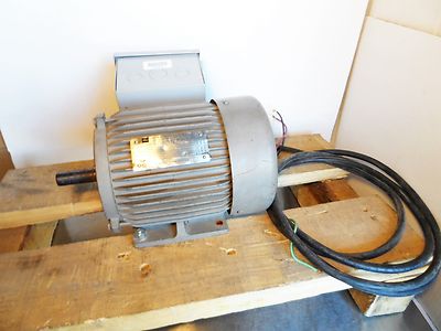 Toshiba B0022FGF2A4 Motor 2HP, TEFC, 3PH, 3490RPM, 230/460V W/Control Box