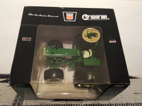 Oliver 1950 w/Terre Tires 1/16 Diecast Farm Tractor Replica by SpecCast - Picture 2 of 6