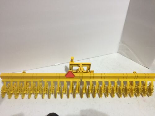 Caterpillar Rotary Hoe Farm Country Raises & Lowers 1/16 Scale by Ertl - Picture 2 of 11