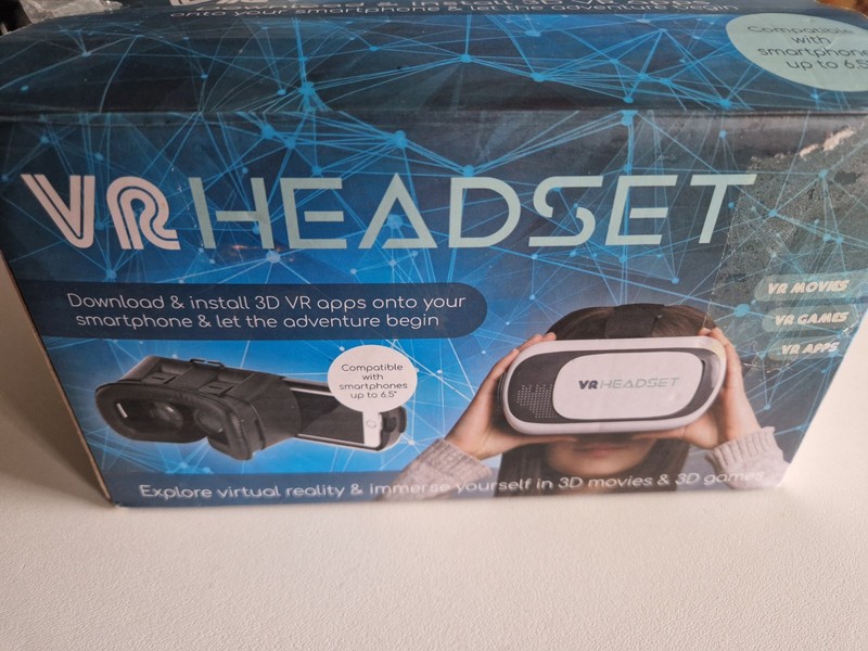 VR Plus Virtual Reality Headset 3D Glasses Mobile Phone w/ Bluetooth Controller