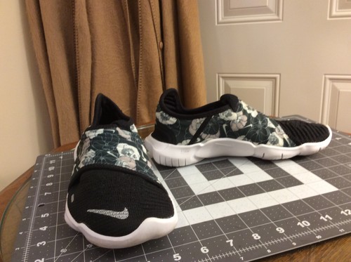NIKE Free RN Flyknit 3.0 Blk/Wht Athletic Slip On Sneakers CD9464-001 Womens 8.5 - Picture 6 of 11