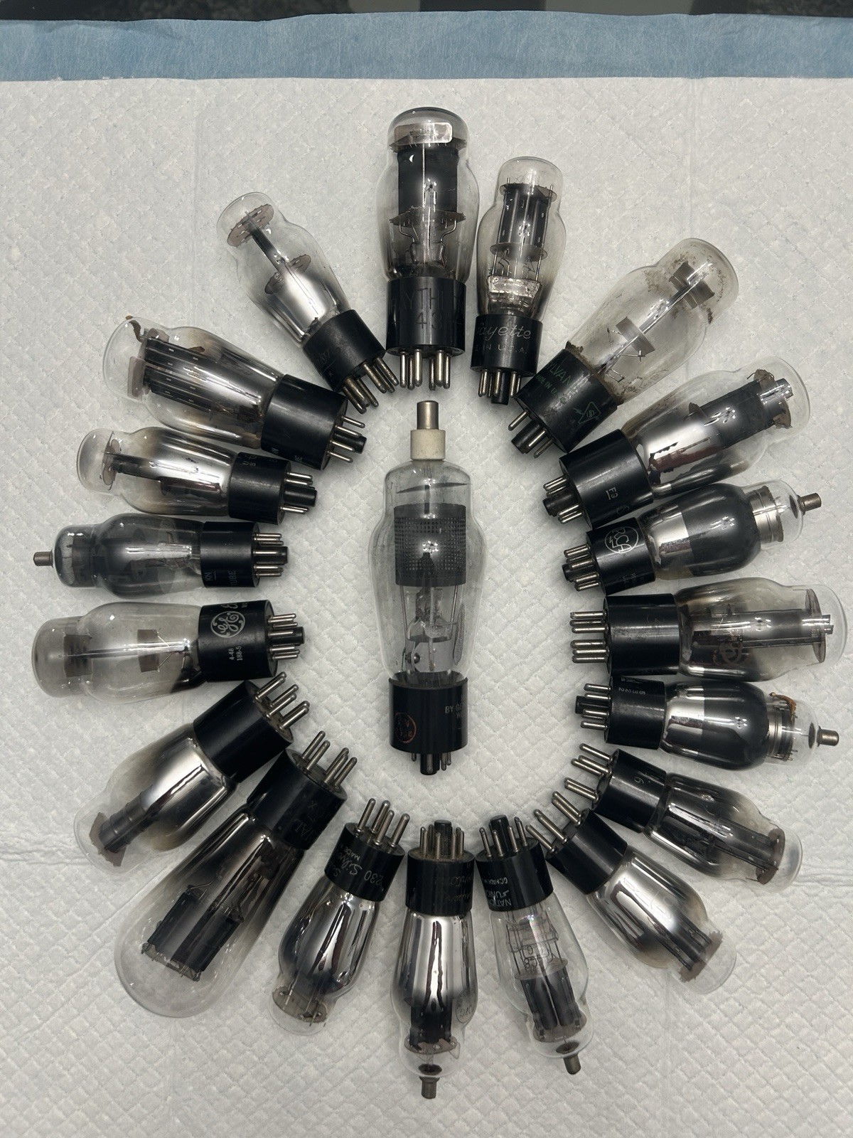 Vintage Lot of 20  Vacuum Tubes STEAM PUNK ART, Most Tested Weak, Some Glow