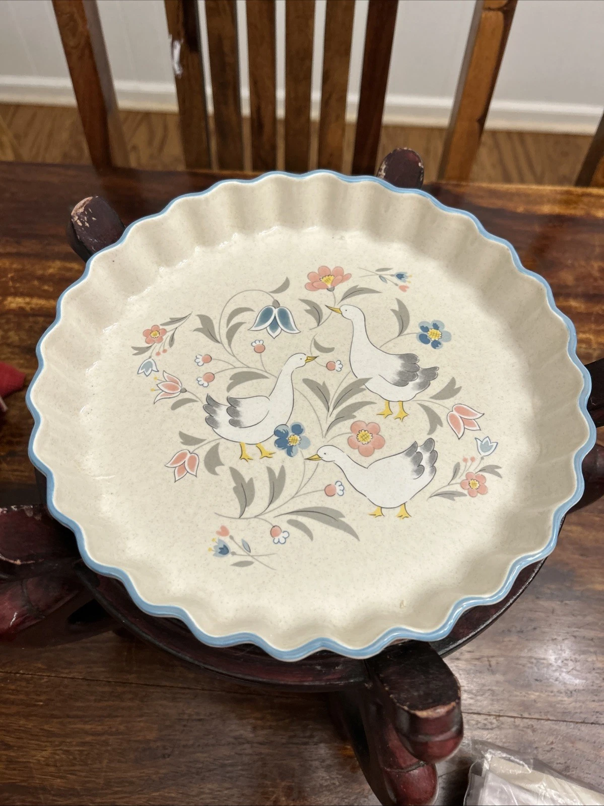 Action Industries Country Classics Geese Floral Stoneware Pie Dish Japan 1988
Opens in a new window