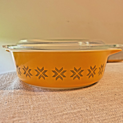 Vintag Pyrex 471- 1-Pint Baking Dish 32 w/Cover 470-C
