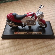 Maisto Moto Guzzi V10Centauro 1/18
