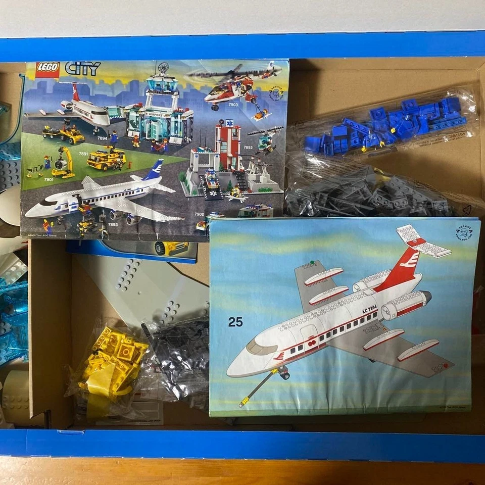 LEGO City Airport 7894 In 2006 Used Retired Complete W/Manuals - Image 4 of 4