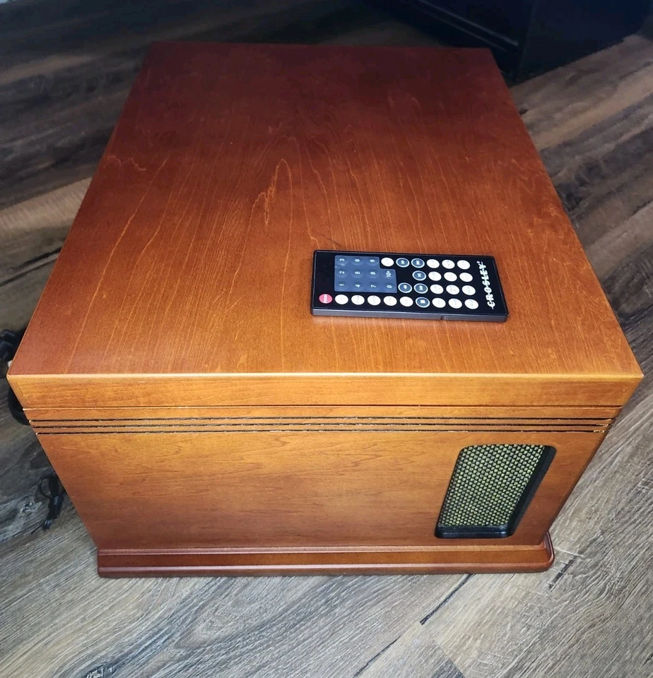Crosley CR2405B Record Player Turntable CD Recorder AM/FM Radio Cassette - Image 2 of 4