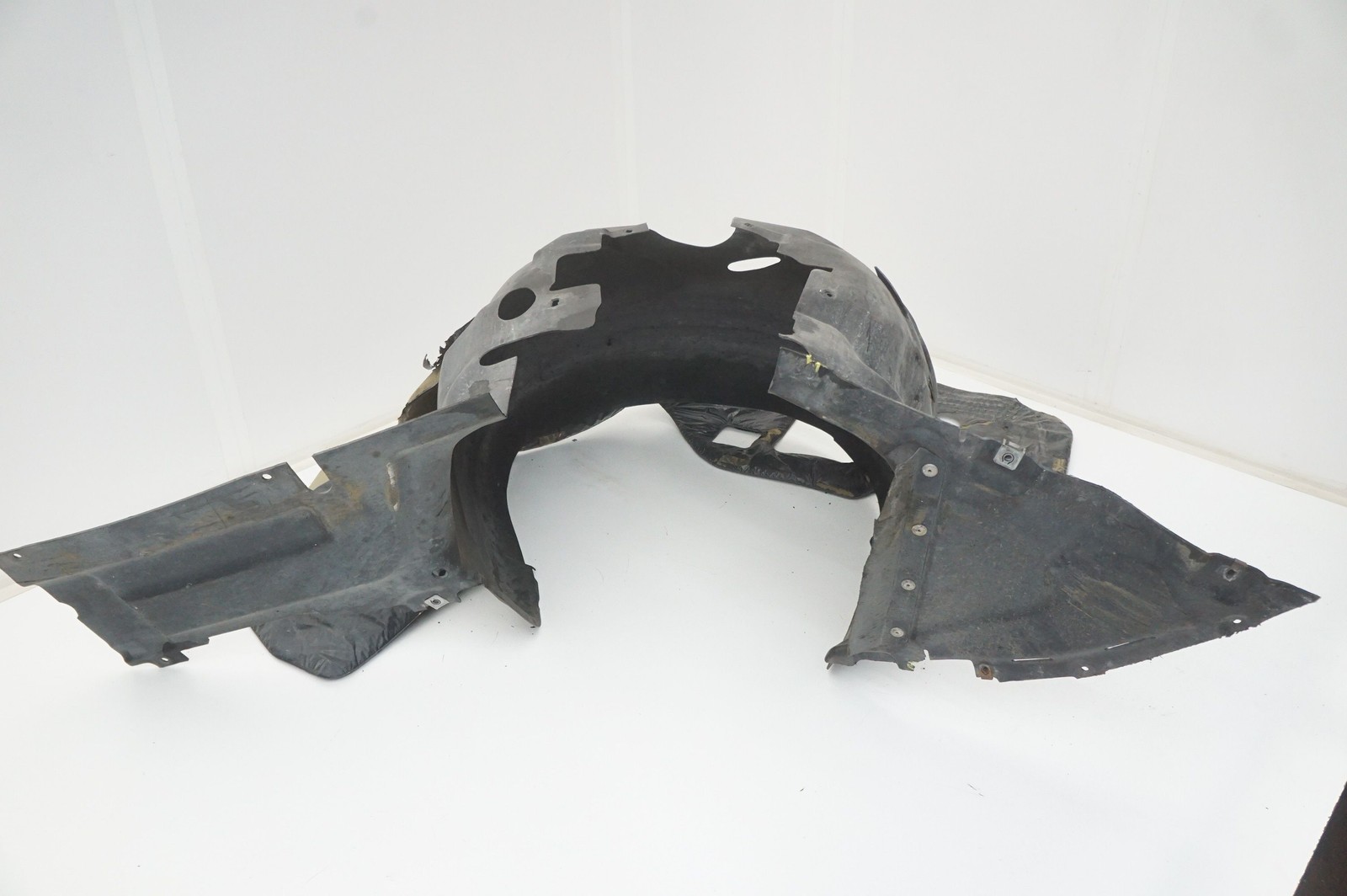Front Left Inner Fender Liner 6G33-166563-AE Aston Martin V8 Vantage 2008 *Note*