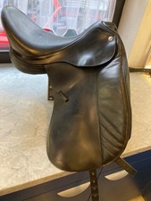 Dressursattel  Röther Finale schwarz, feinstes Leder 17 ', Kammerweite 30/31