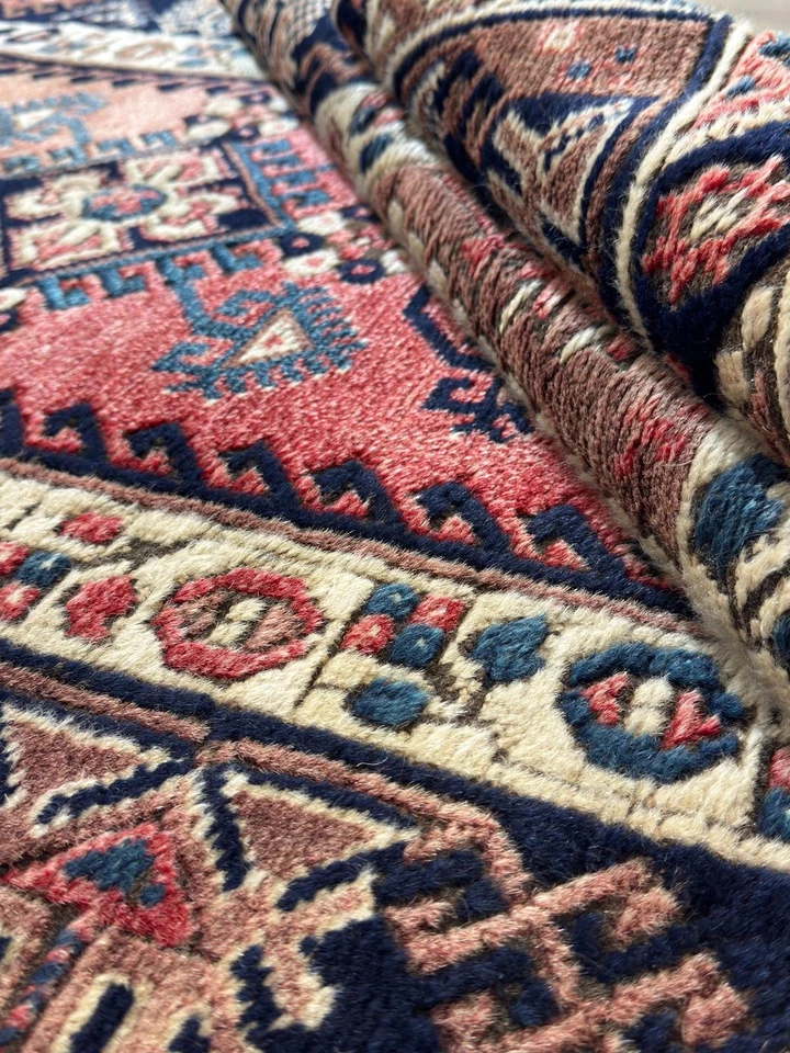 Vintage Malay Oriental Rug Persian Carpet Rug 173cm x 118cm C80158 - Image 2 of 4