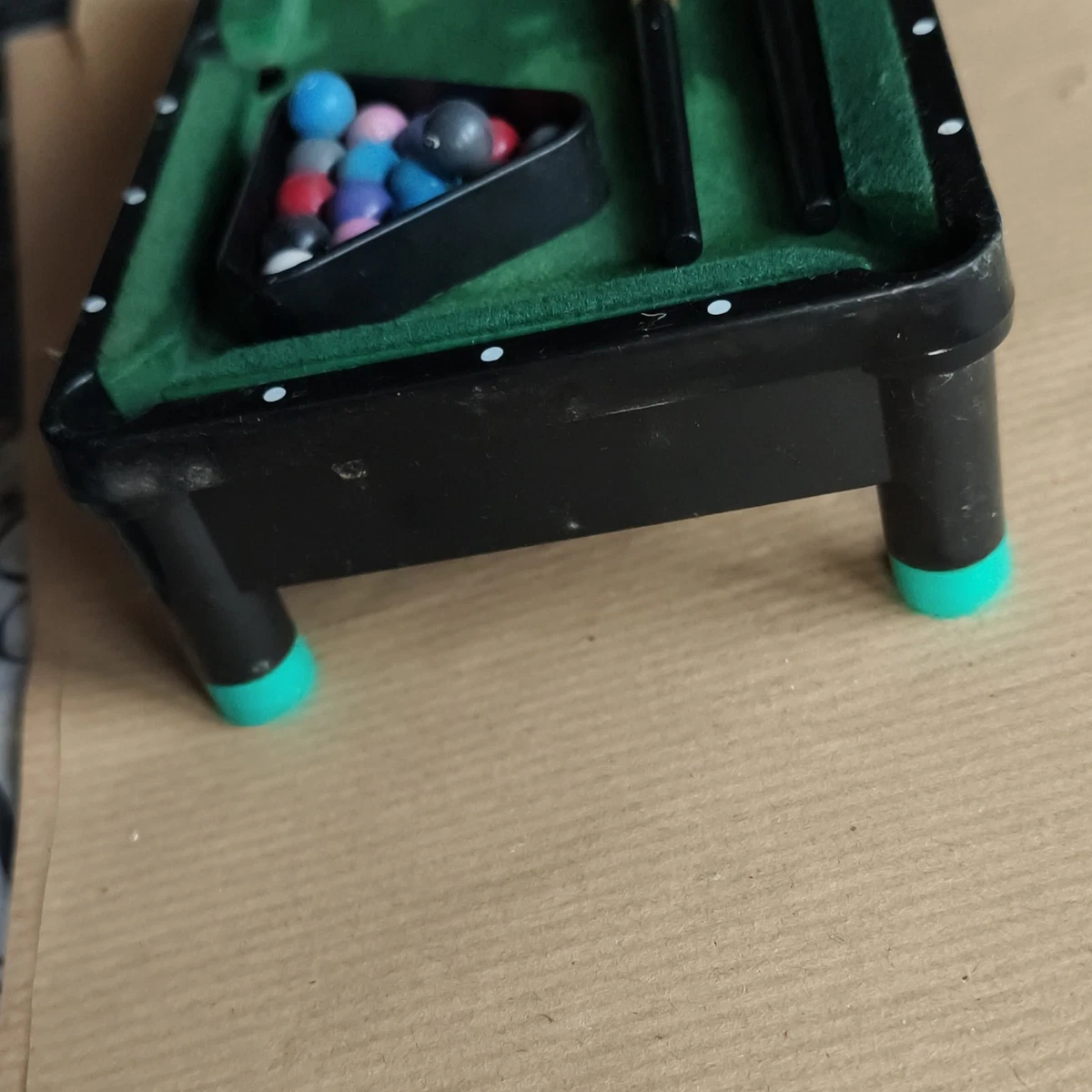 Mini-Billardtisch Tischbillard Mini grün/schwarz mit Kugeln, Dreieck, 2 Queues