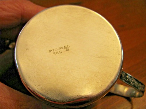 ANTIQUE STERLING SILVER BABY CUP EMBOSSED TOYS ON HANDLE 48.9GMS MONOGRAM DENTS - Picture 8 of 8