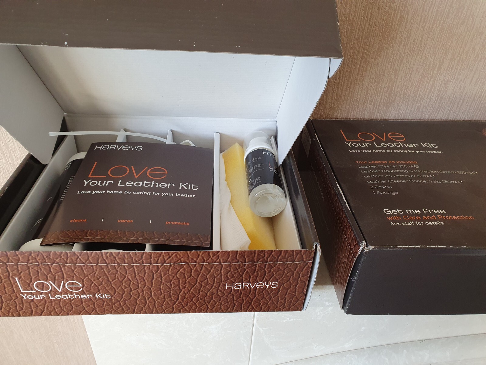 3 Piece Harveys Leather Suite In Cream Sofa and 2 Recliner Armchairs