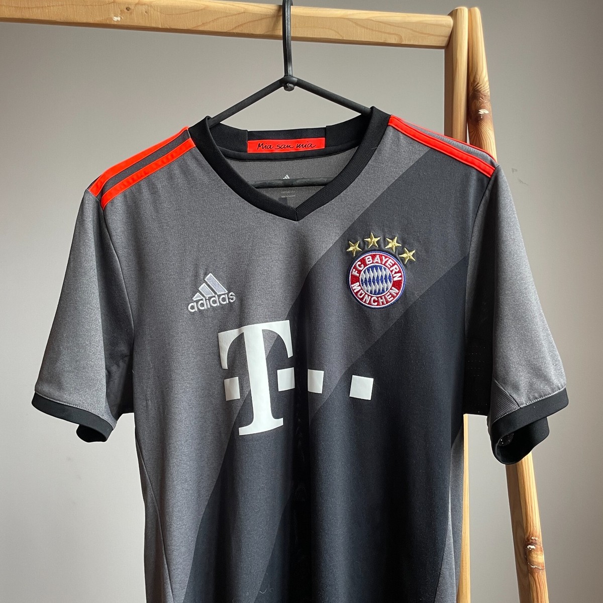 F.C. Bayern Munich 2016-17 №17 Boateng Away Jersey Size M | eBay